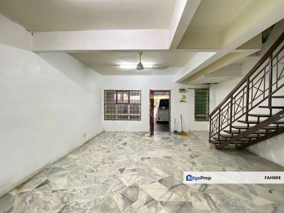 Tak mengadap rumah lain. Freehold. Seksyen 2. Bandar Bukit Mahkota. Bangi., Selangor, Bangi