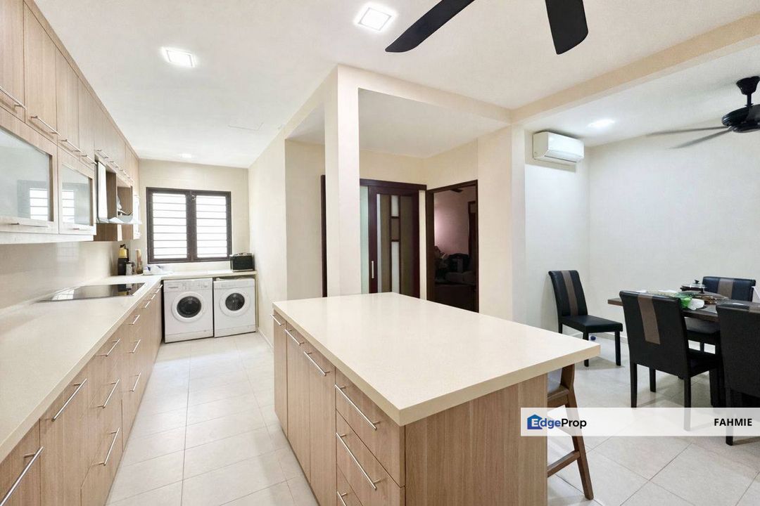 Fully renovated. Non bumi lot. Bukit Antarabangsa. Ampang. , Selangor, Ampang