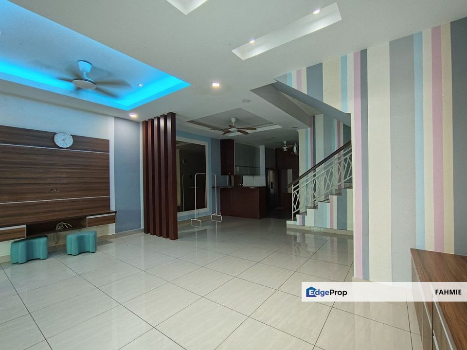 Fully renovated. Freehold. Taman Puncak Saujana. Kajang. , Selangor, Kajang