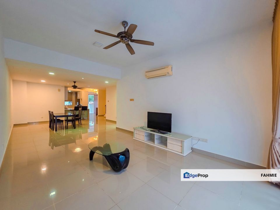Lower floor. Tak mengadap rumah lain. Summer Homes. Taman Tasik Prima. Puchong., Selangor, Puchong