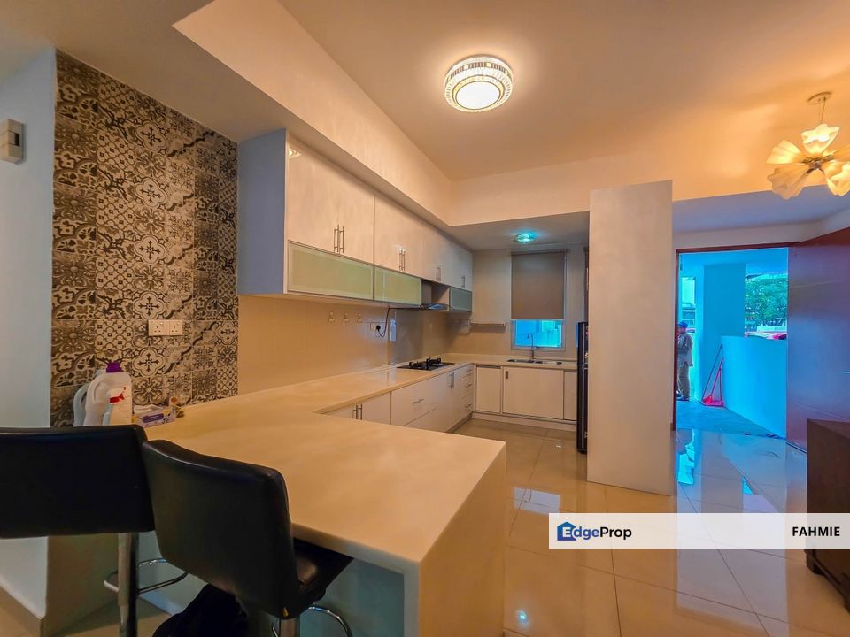 Lower floor. Tak mengadap rumah lain. Summer Homes. Taman Tasik Prima. Puchong., Selangor, Puchong