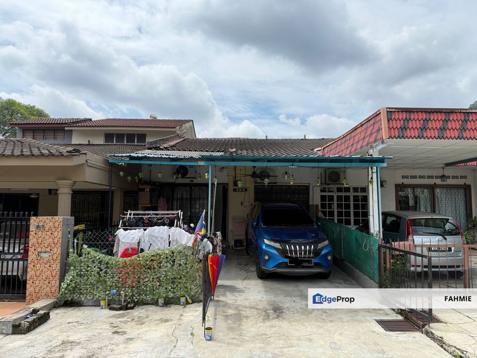 Freehold. Basic condition. Jalan I. Taman Melawati. , Selangor, Gombak