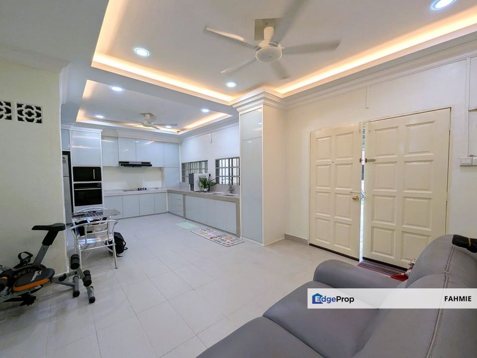 Huge land area 28x86. Non bumi lot. Seksyen 1. Petaling Jaya. , Selangor, Petaling Jaya