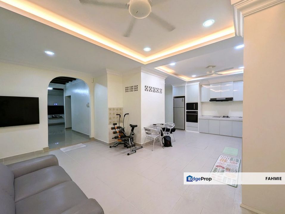 Huge land area 28x86. Non bumi lot. Seksyen 1. Petaling Jaya. , Selangor, Petaling Jaya