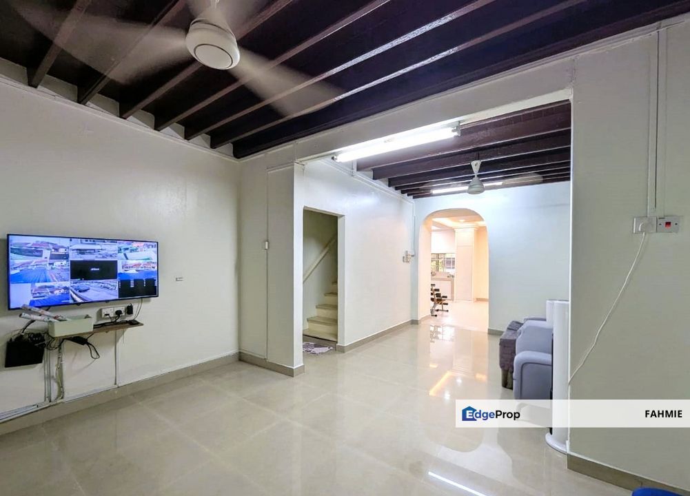 Huge land area 28x86. Non bumi lot. Seksyen 1. Petaling Jaya. , Selangor, Petaling Jaya