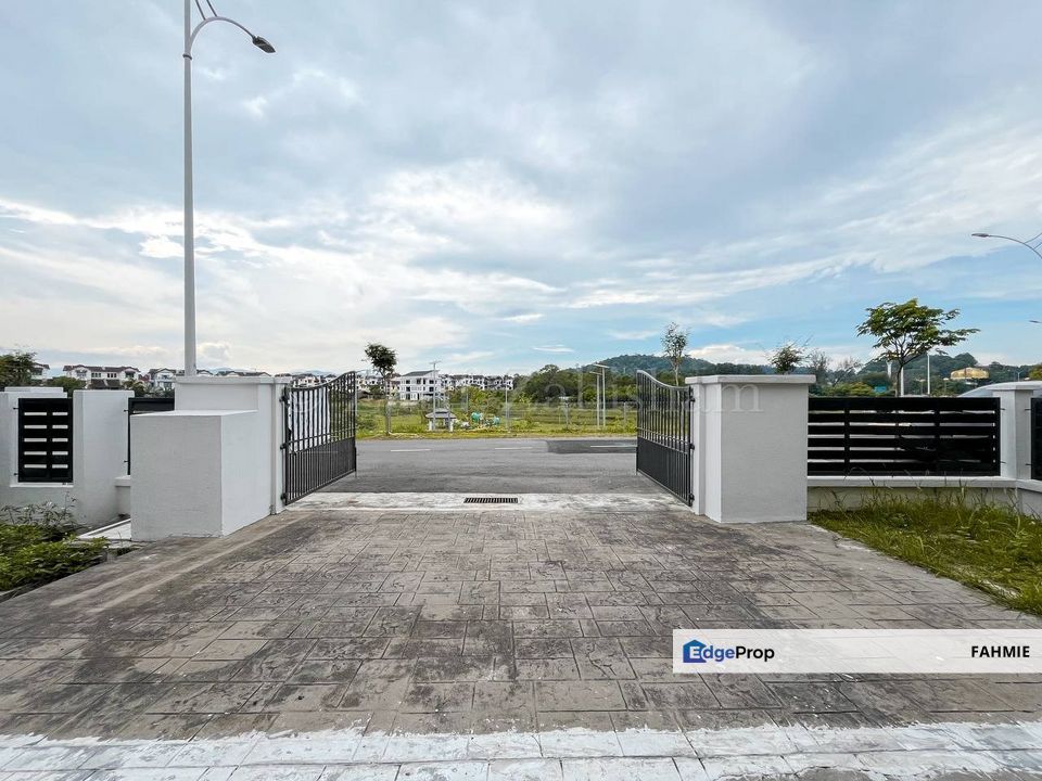 Facing lake & playground. Seksyen 3. Bandar Baru Bangi. Bangi. , Selangor, Bangi