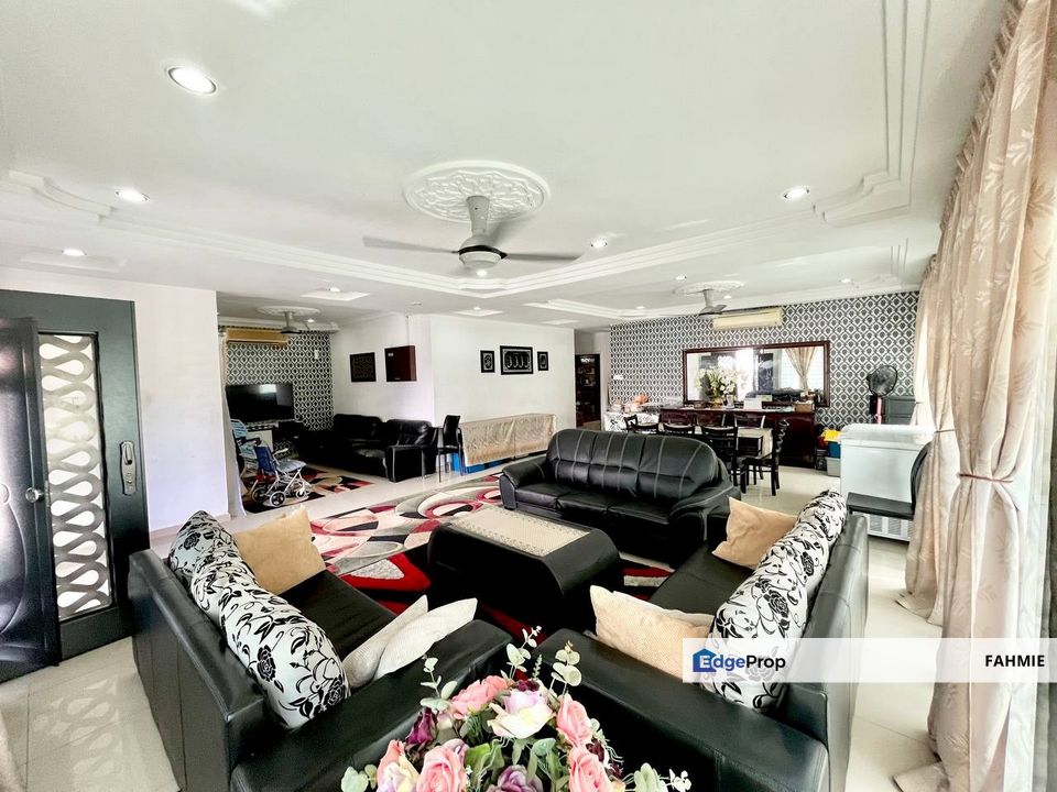 Fully renovated. Taman Desa Subang Permai. Shah Alam. , Selangor, Subang