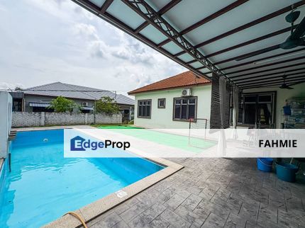 Fully renovated with pool. Freehold. Idaman Villa. Bandar Sri Sendayan. Seremban. , Negeri Sembilan, Seremban