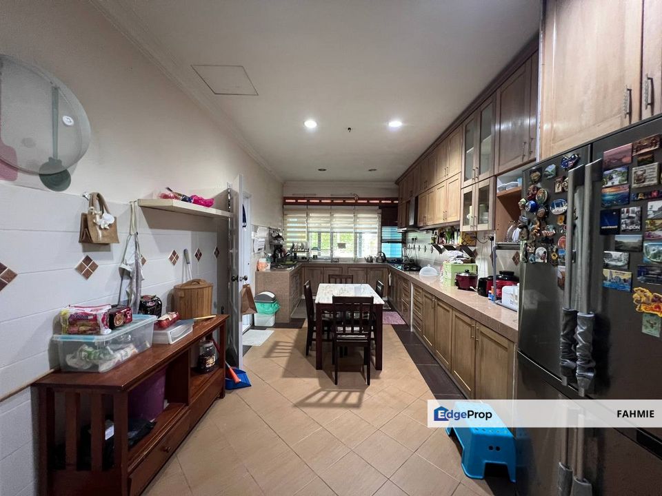 Fully renovated. Corner lot. Ampang Jaya. , Selangor, Ampang