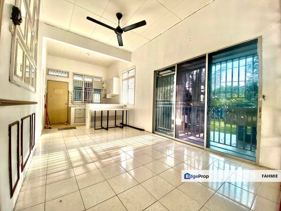 Corner lot. Freehold. Taman Mulia. Pajam. Nilai. , Negeri Sembilan, Seremban