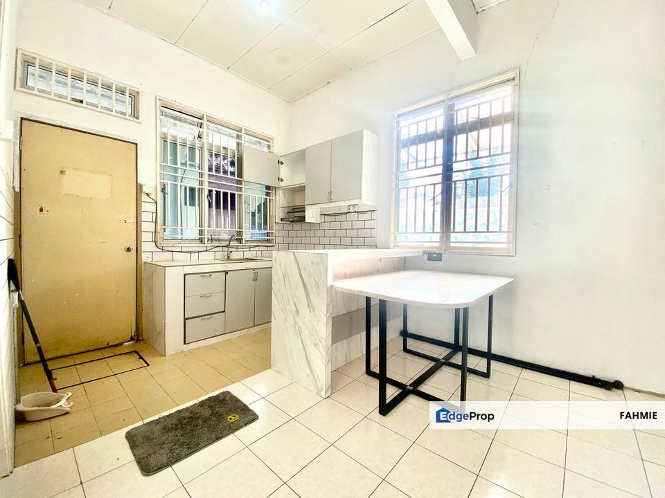 Corner lot. Freehold. Taman Mulia. Pajam. Nilai. , Negeri Sembilan, Seremban