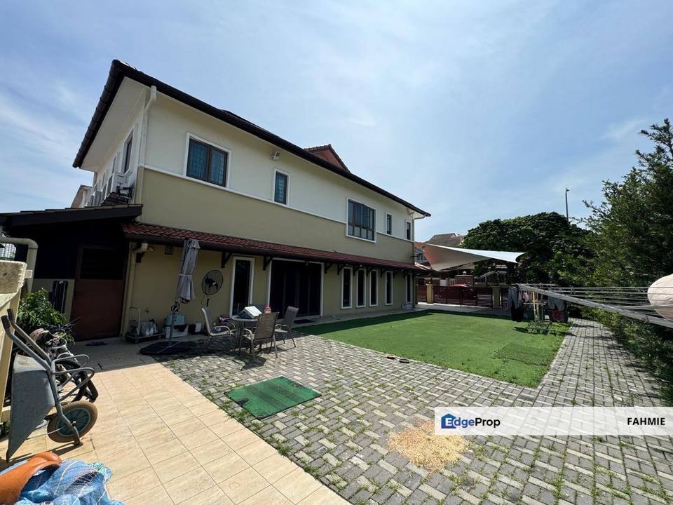 Fully renovated. Corner lot. Freehold. Taman Prima Saujana. Kajang. , Selangor, Kajang