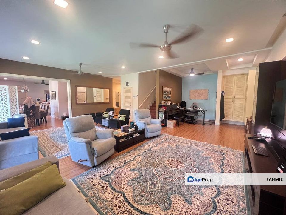 Fully renovated. Corner lot. Freehold. Taman Prima Saujana. Kajang. , Selangor, Kajang