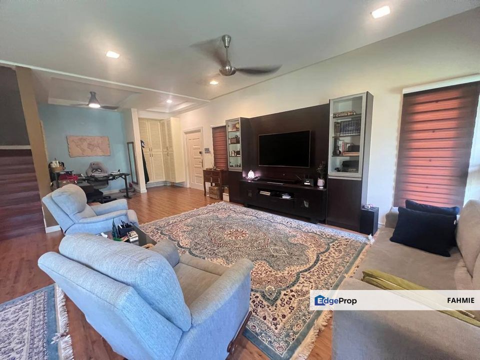 Fully renovated. Corner lot. Freehold. Taman Prima Saujana. Kajang. , Selangor, Kajang