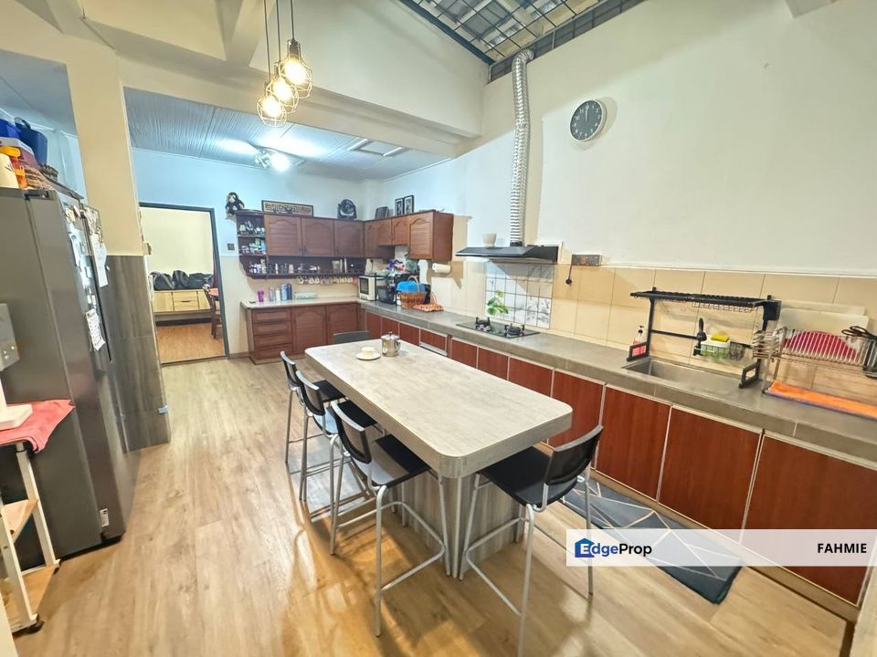 End lot. Not facing other house. Freehold. Taman Wangsa Ukay. Bukit Antarabangsa. , Selangor, Ampang