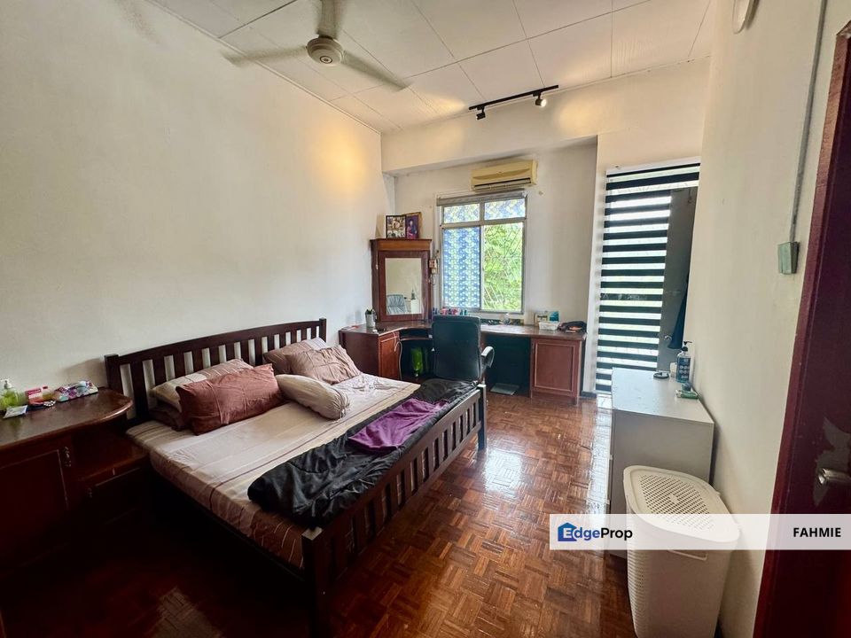 End lot. Not facing other house. Freehold. Taman Wangsa Ukay. Bukit Antarabangsa. , Selangor, Ampang