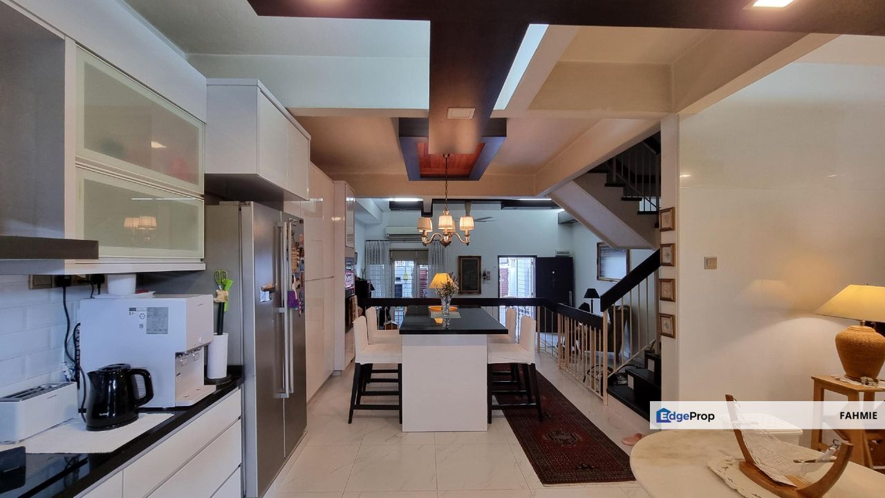 Fully renovated. Freehold. Batu 4 1/2. Jalan Ampang. , Kuala Lumpur, Ampang