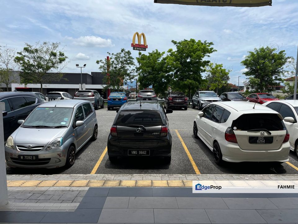 Ground floor. High visibility. Bandar Seri Putra. Bangi. , Selangor, Bangi