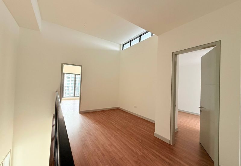 East 57 (Residensi Laman Timur)