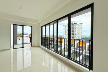 East 57 (Residensi Laman Timur)