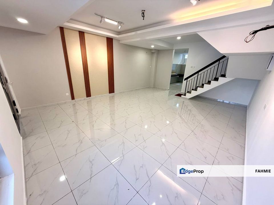 Facing playground. Fully refurbished. Freehold. Taman Puchong Utama. Puchong. , Selangor, Puchong