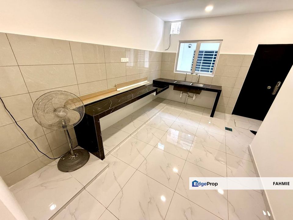 Facing playground. Fully refurbished. Freehold. Taman Puchong Utama. Puchong. , Selangor, Puchong