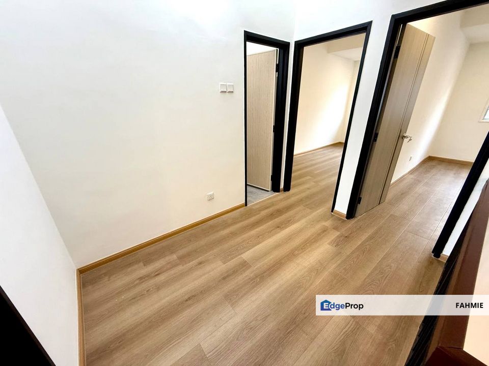 Facing playground. Fully refurbished. Freehold. Taman Puchong Utama. Puchong. , Selangor, Puchong