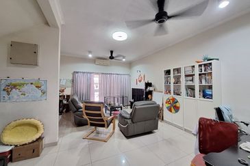 Jalan Spektrum U16 @ Taman Bukit Subang