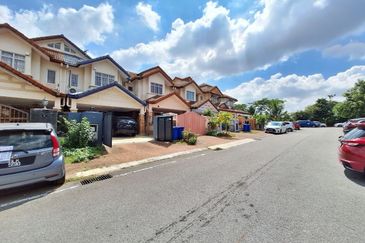 Jalan Spektrum U16 @ Taman Bukit Subang