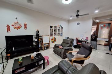 Jalan Spektrum U16 @ Taman Bukit Subang