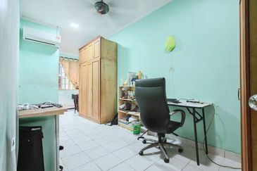 Jalan Spektrum U16 @ Taman Bukit Subang