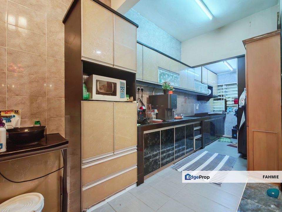 Freehold. Land area 20x80. Taman Bukit Subang. Shah Alam. , Selangor, Shah Alam