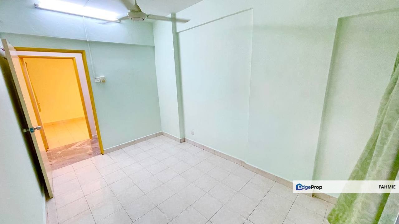 Ground floor. Non bumi lot. 3 parking lots. Abadi Indah Apartment. Taman Desa. , Kuala Lumpur, Taman Desa 