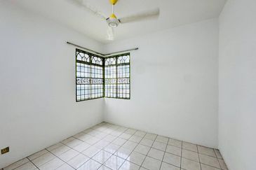 PV3 Platinum Hill Condominium