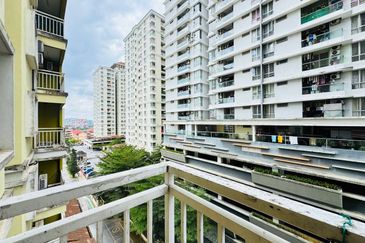 PV3 Platinum Hill Condominium