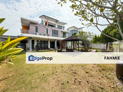 Corner lot. Fully renovated. Huge land area. Bangi Lakehill Villas. Bangi. , Selangor, Bangi