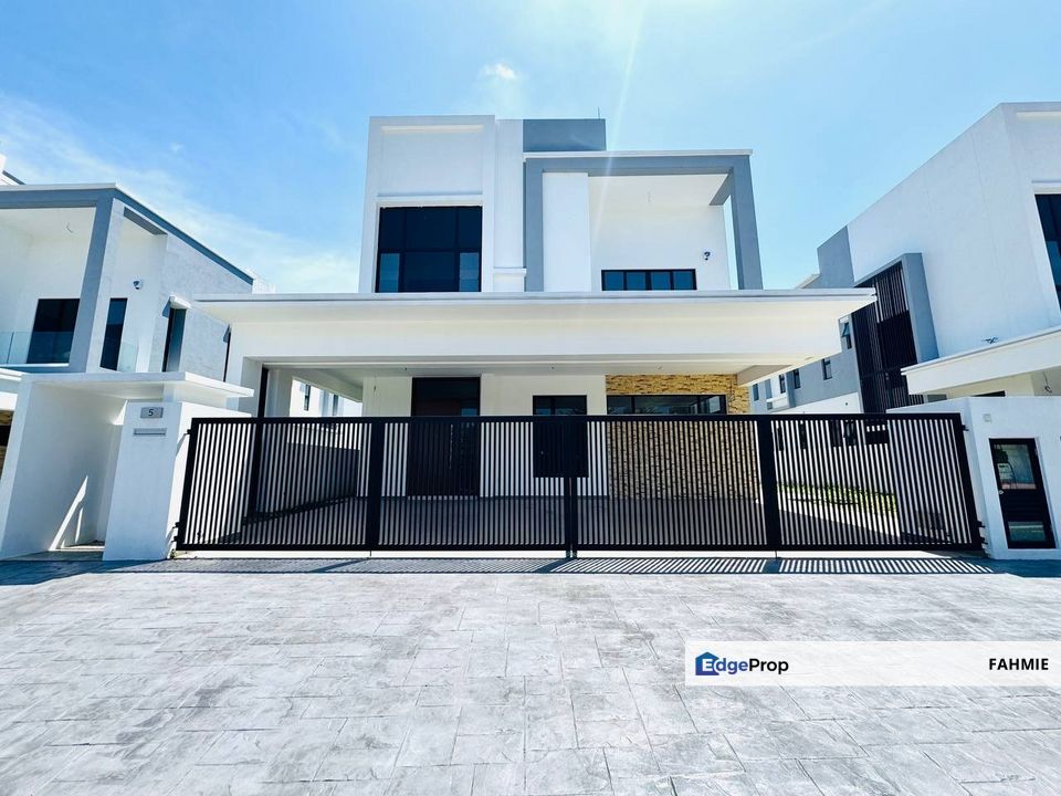Not facing other house. Freehold. Casa Sutra. Setia Alam. , Selangor, Setia Alam/Alam Nusantara
