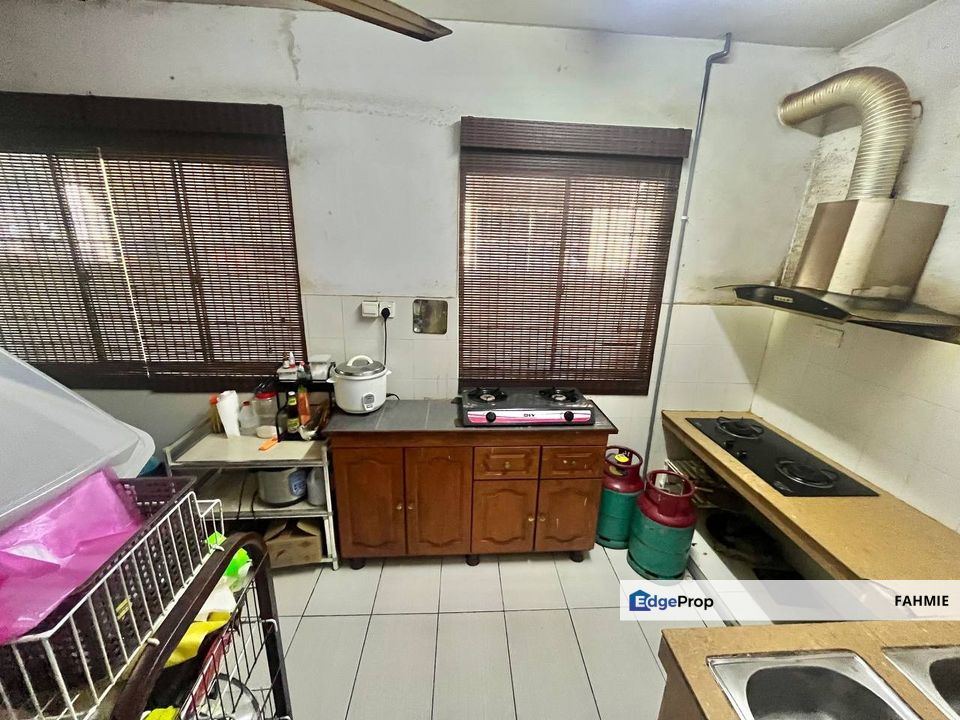 Corner lot. Fully renovated. Freehold. Taman Kajang Impian. Kajang. , Selangor, Kajang