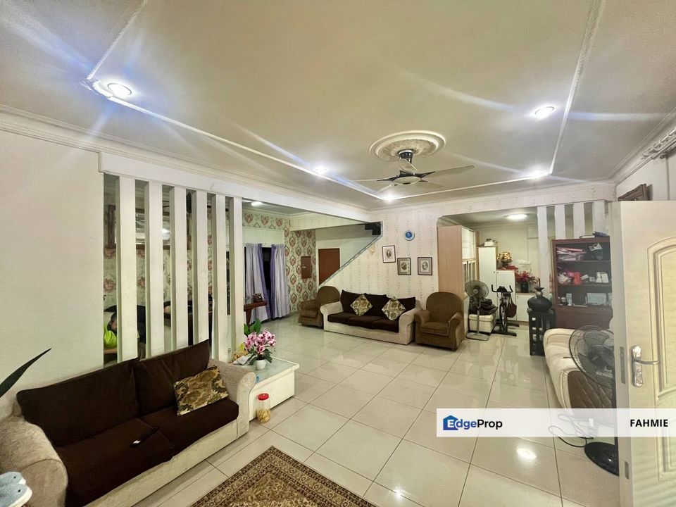 Corner lot. Fully renovated. Freehold. Taman Kajang Impian. Kajang. , Selangor, Kajang