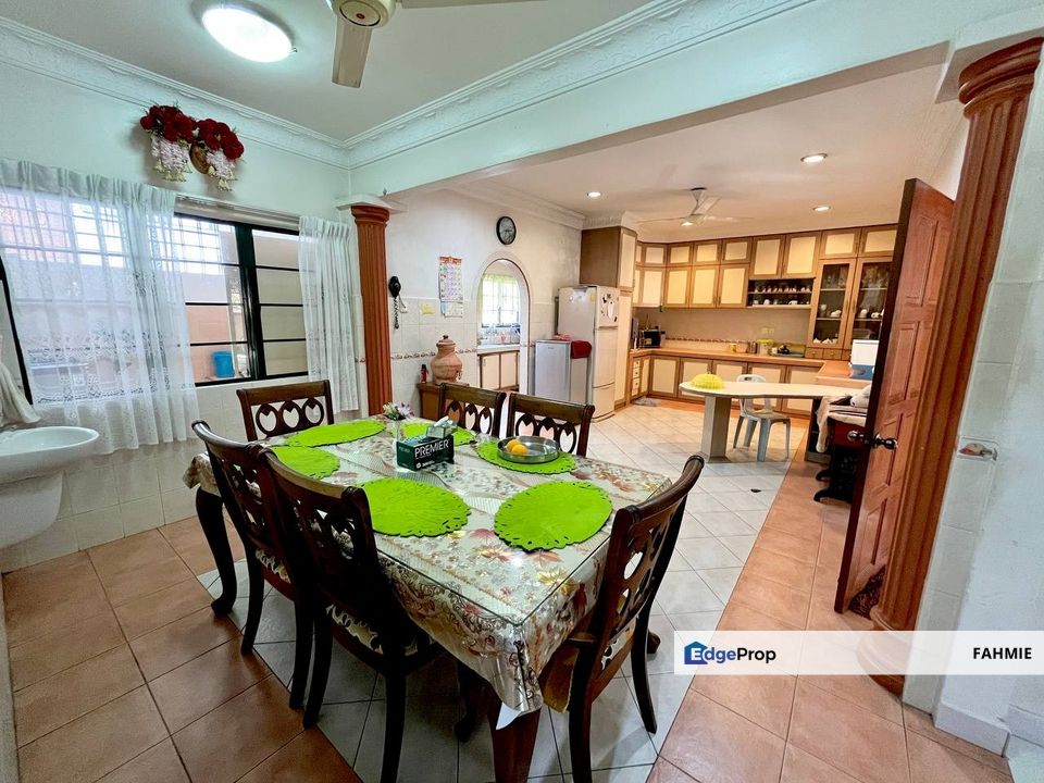 End lot. Non bumi lot. Seksyen 9. Kota Damansara. , Selangor, Kota Damansara