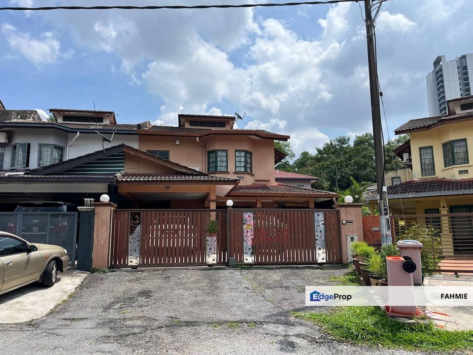 End lot. Non bumi lot. Seksyen 9. Kota Damansara. , Selangor, Kota Damansara