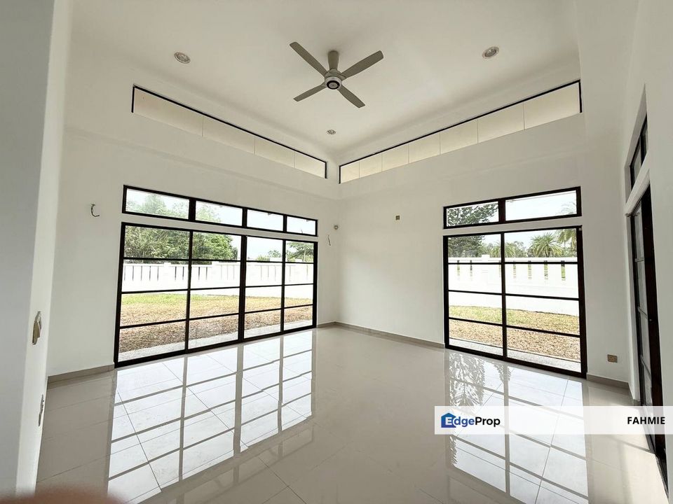 Corner lot. Tak mengadap rumah lain. Freehold. Enstek Timur. Bandar Baru Enstek. Nilai. , Negeri Sembilan, Labu