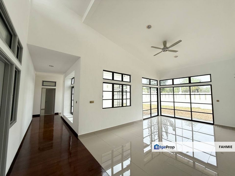 Corner lot. Tak mengadap rumah lain. Freehold. Enstek Timur. Bandar Baru Enstek. Nilai. , Negeri Sembilan, Labu