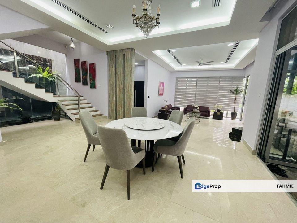 Corner lot with private pool. Fully renovated. Non bumi lot. The Valley TTDI. Ampang. , Selangor, Ampang