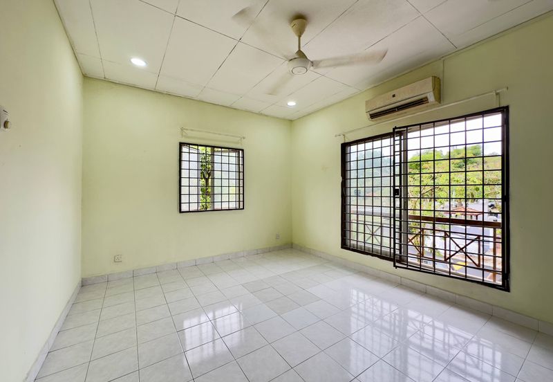 Jalan Spektrum U16 @ Taman Bukit Subang