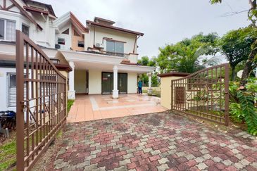 Jalan Spektrum U16 @ Taman Bukit Subang