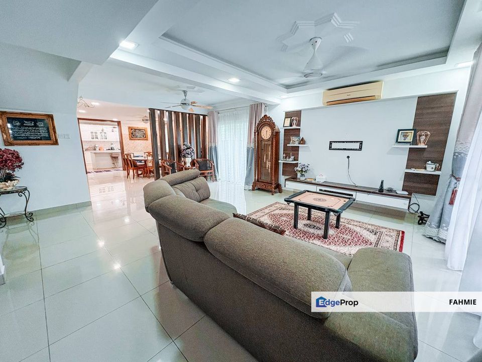 Fully renovated. End lot. Taman Indah Gemilang. Batu Caves. , Selangor, Batu Caves 