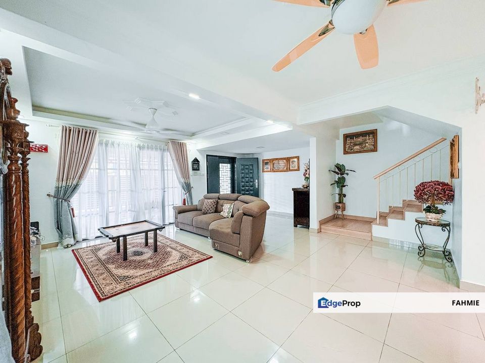 Fully renovated. End lot. Taman Indah Gemilang. Batu Caves. , Selangor, Batu Caves 