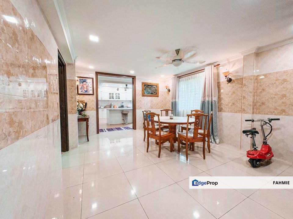 Fully renovated. End lot. Taman Indah Gemilang. Batu Caves. , Selangor, Batu Caves 