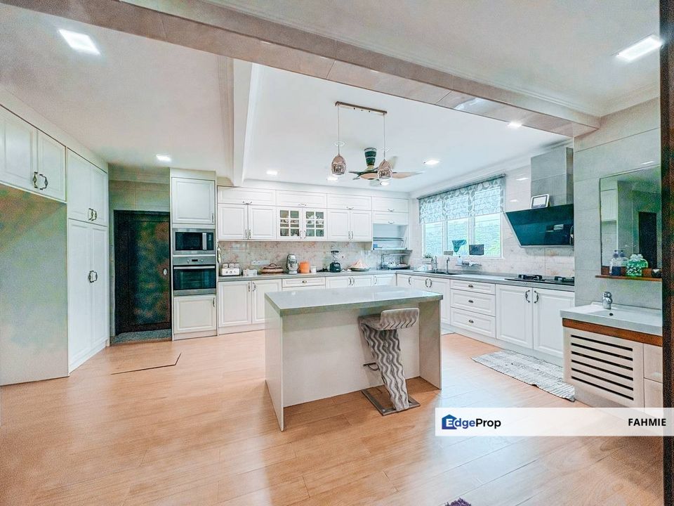 Fully renovated. End lot. Taman Indah Gemilang. Batu Caves. , Selangor, Batu Caves 